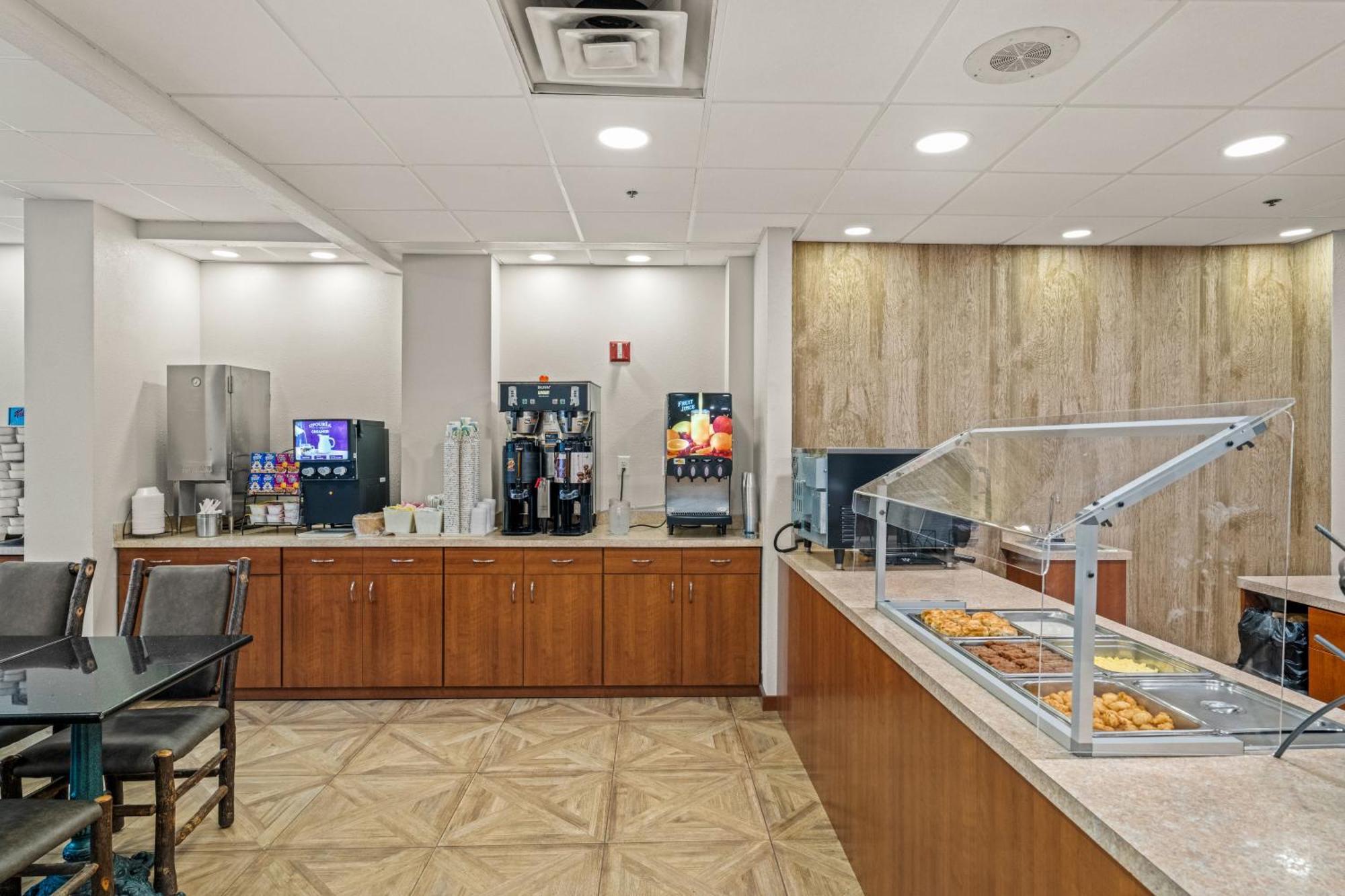 גטלינבורג Black Bear Inn & Suites מראה חיצוני תמונה