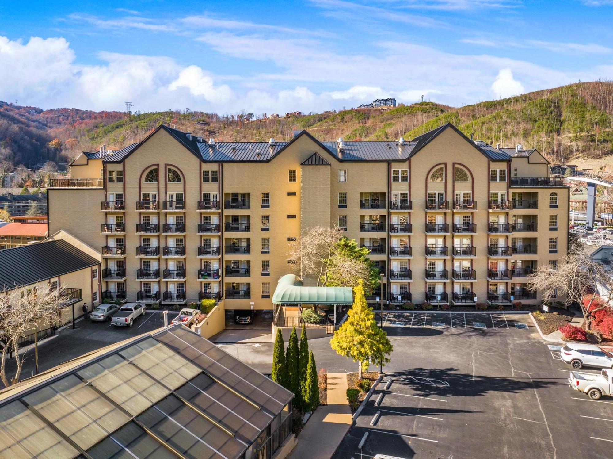 גטלינבורג Black Bear Inn & Suites מראה חיצוני תמונה